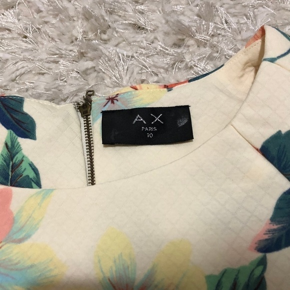 AX Paris Cream Floral Shift Dress (fits like sz 4) - Picture 5 of 8